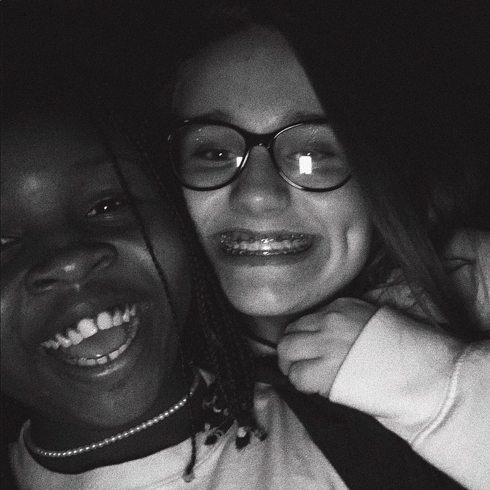 Meet your Posher, Gloria